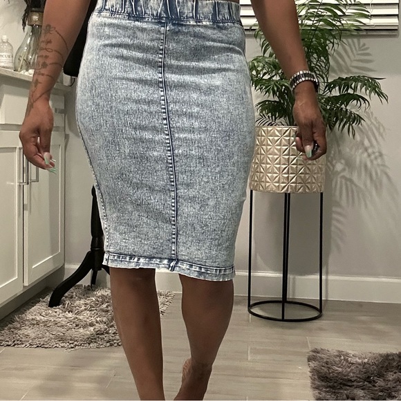 Dresses & Skirts - Skirt